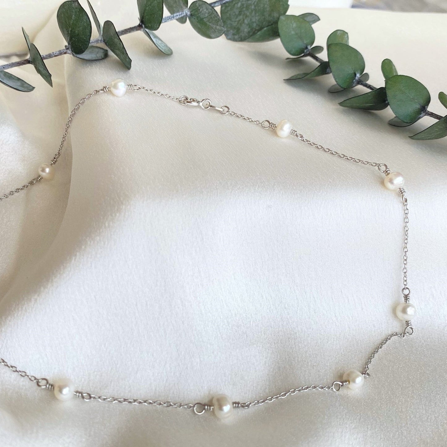 10 Freshwater Pearl Necklace for Woman with silver cable chain